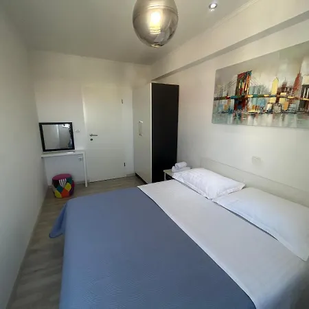 Pivac マカルスカ